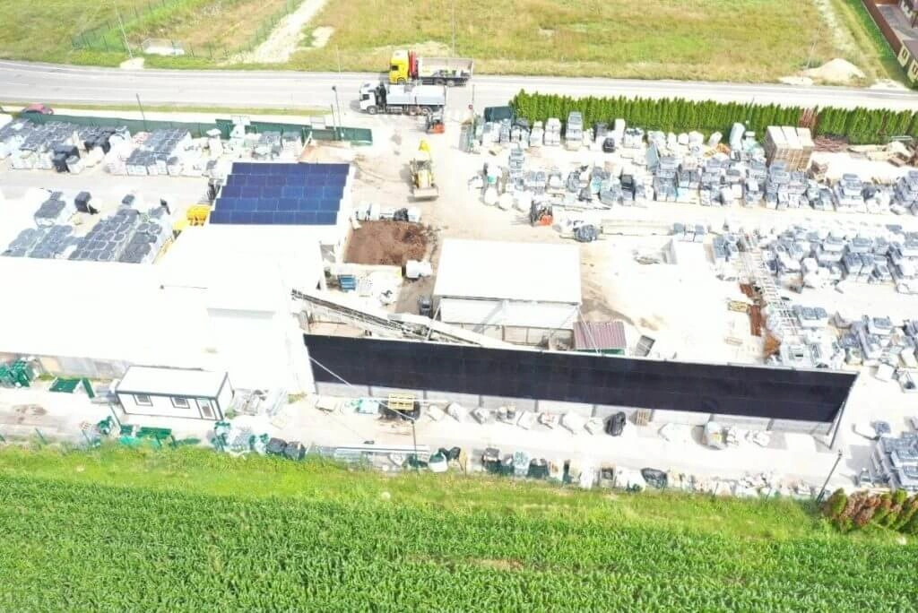 Sončna elektrarna na strehi poslovnega objekta v kraju Žalec
